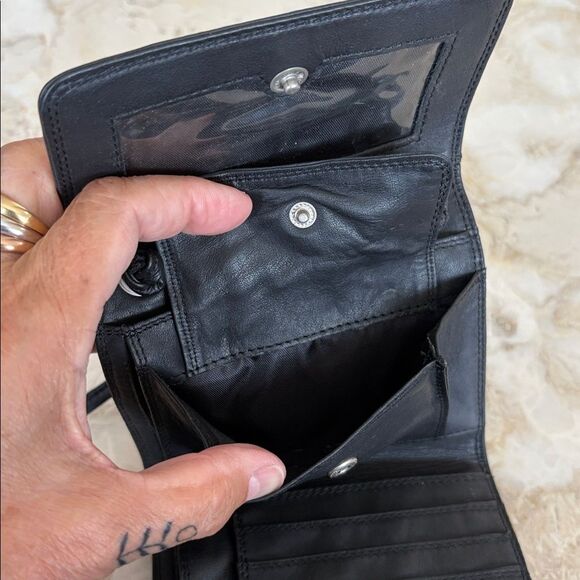 Delane Black Leather Tri-Fold Wallet Crossbody - Picture 14 of 14